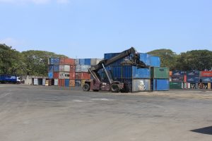 A new center to screen freight bound for Ecuador's Galapagos Islands, to be located at the Port of Guayaquil, will help combat the unwanted introduction of invasive species into that biodiverse archipelago. EFE