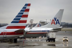 La aerolínea estadounidense American Airlines informó hoy de que el gobierno cubano les autorizó esta semana 56 vuelos comerciales semanales de Miami a cinco ciudades de la isla, los cuales comenzarán a partir del próximo 7 de septiembre. EFE
