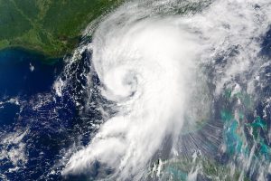 Imagen cedida por el Observatorio de la Tierra de la NASA del 1 de septiembre de 2016 de una imagen desde un satélite del huracan Hermine aproximándose a la costa occidental de la Florida (EE.UU.). EFE/NASA EARTH OBSERVATORY / SOLO USO EDITORIAL/NO VENTAS