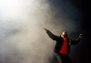 El rapero canadiense y actor Aubrey Drake Graham, alias Drake, se presenta en el festival de Música Open'er 2015 hoy, miércoles 1 de julio de 2015, en Gdynia (Polonia). EFE/ADAM WARZAWA PROHIBIDO SU USO EN POLONIA