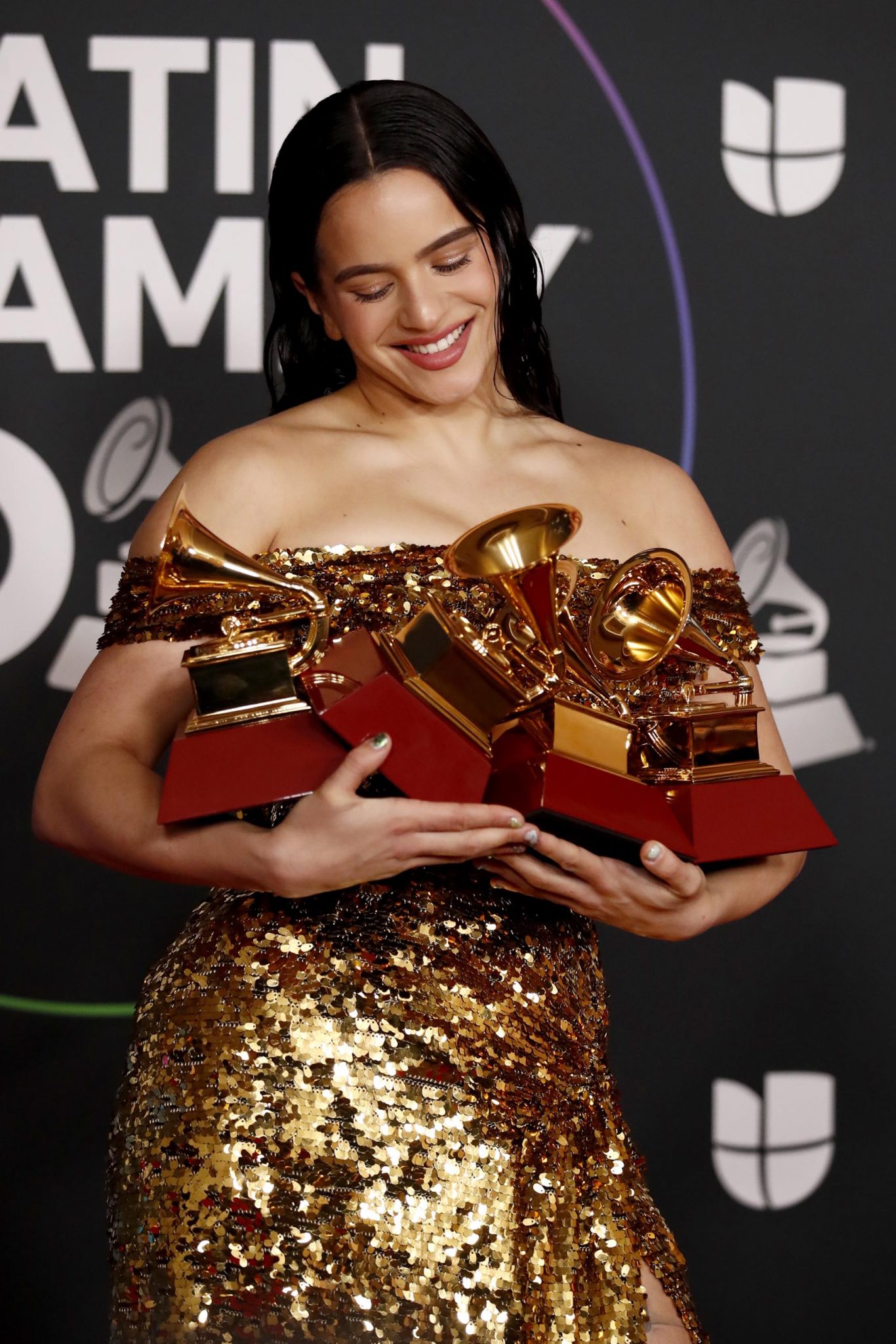 Rosalía gana el Latin Grammy a mejor álbum del año con “Motomami” La