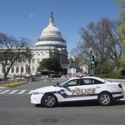 Una patrulla del cuerpo de seguridad del Capitolio en Washington (DC, EE.UU.). Imagen de archivo. EFE/Michael Reynolds